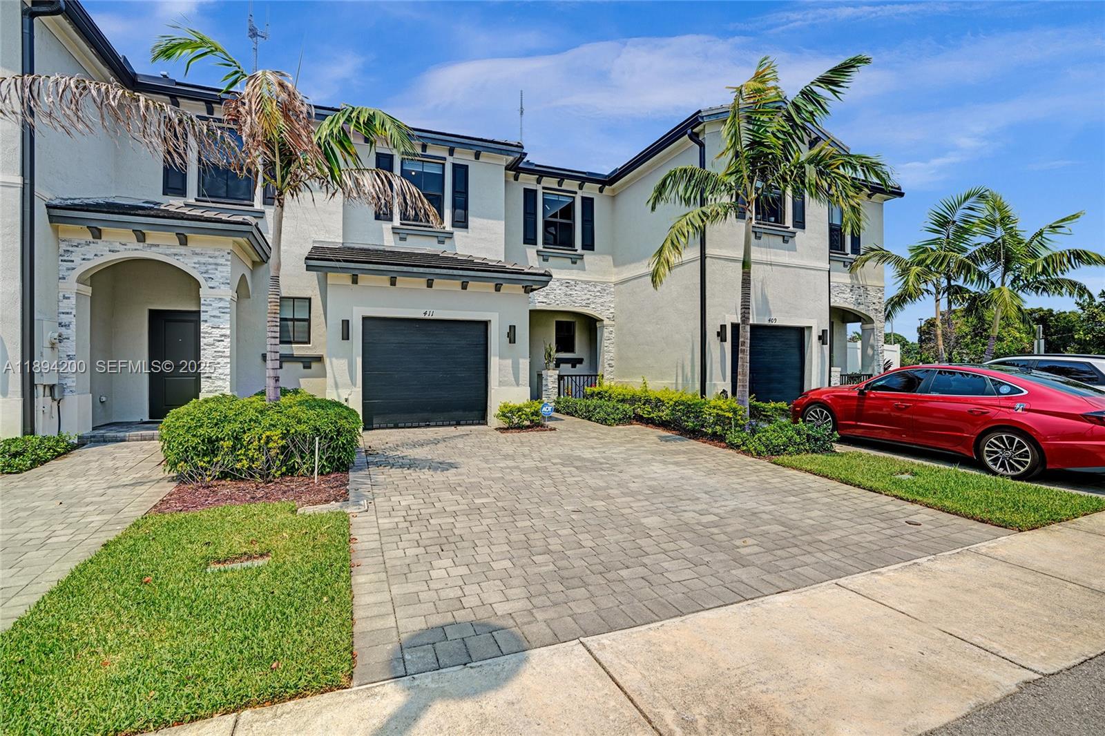 VISTA LAGO - Residential