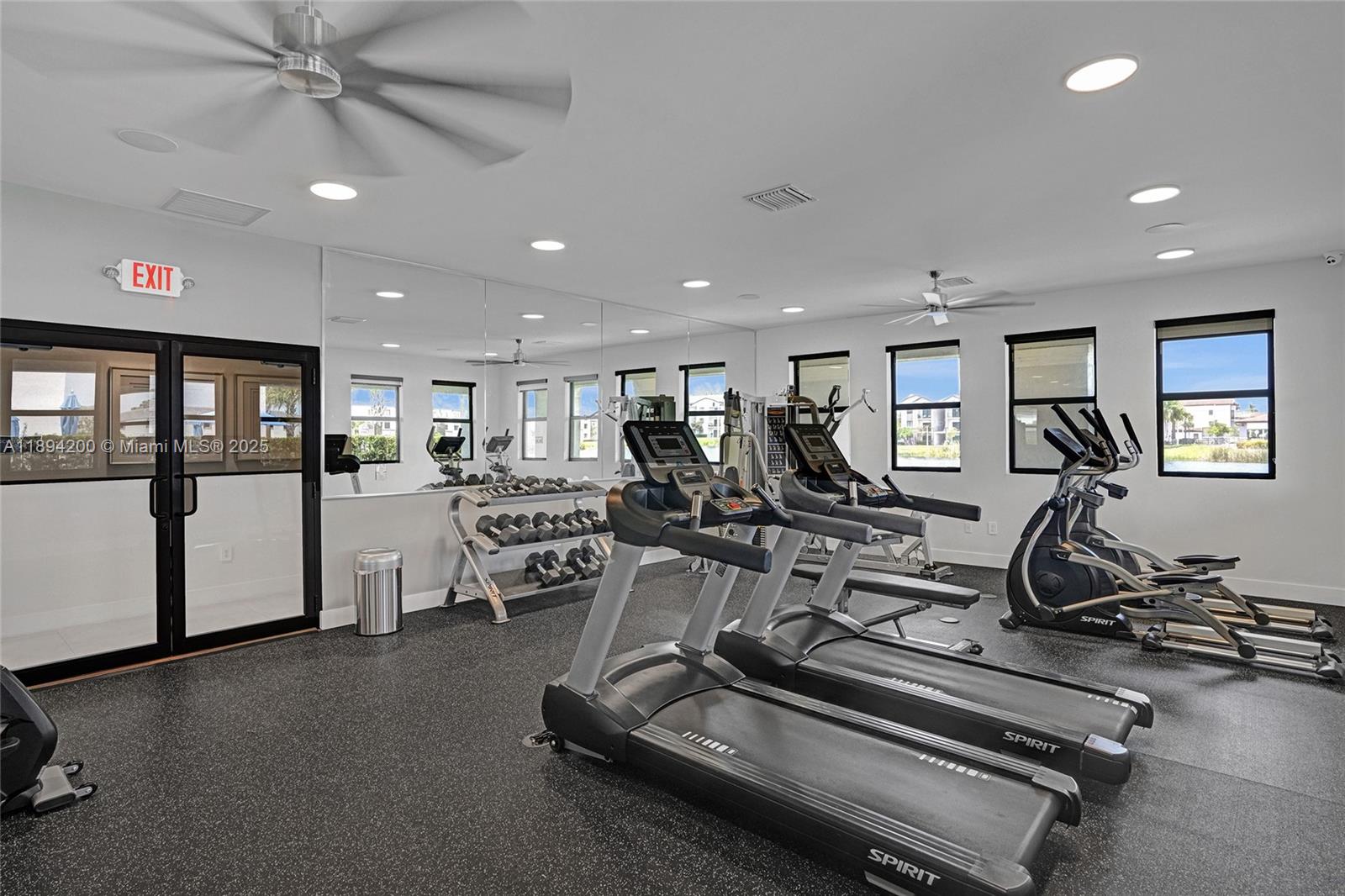 VISTA LAGO - Residential