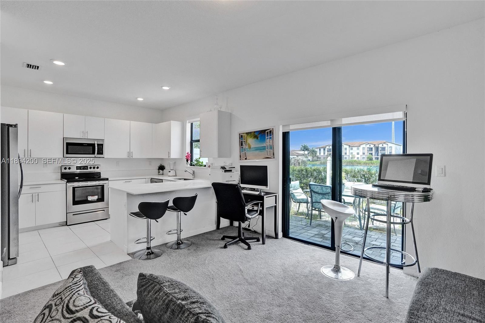 VISTA LAGO - Residential