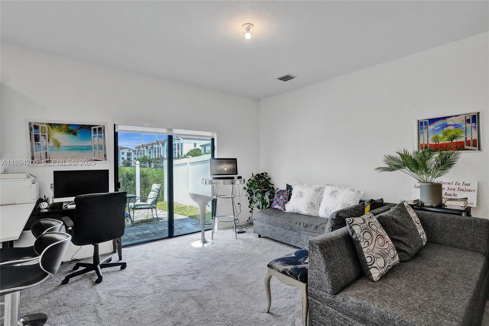 VISTA LAGO - Residential