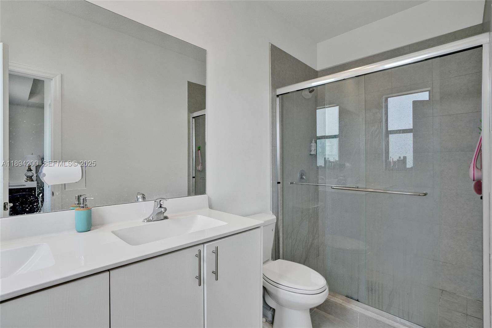 VISTA LAGO - Residential