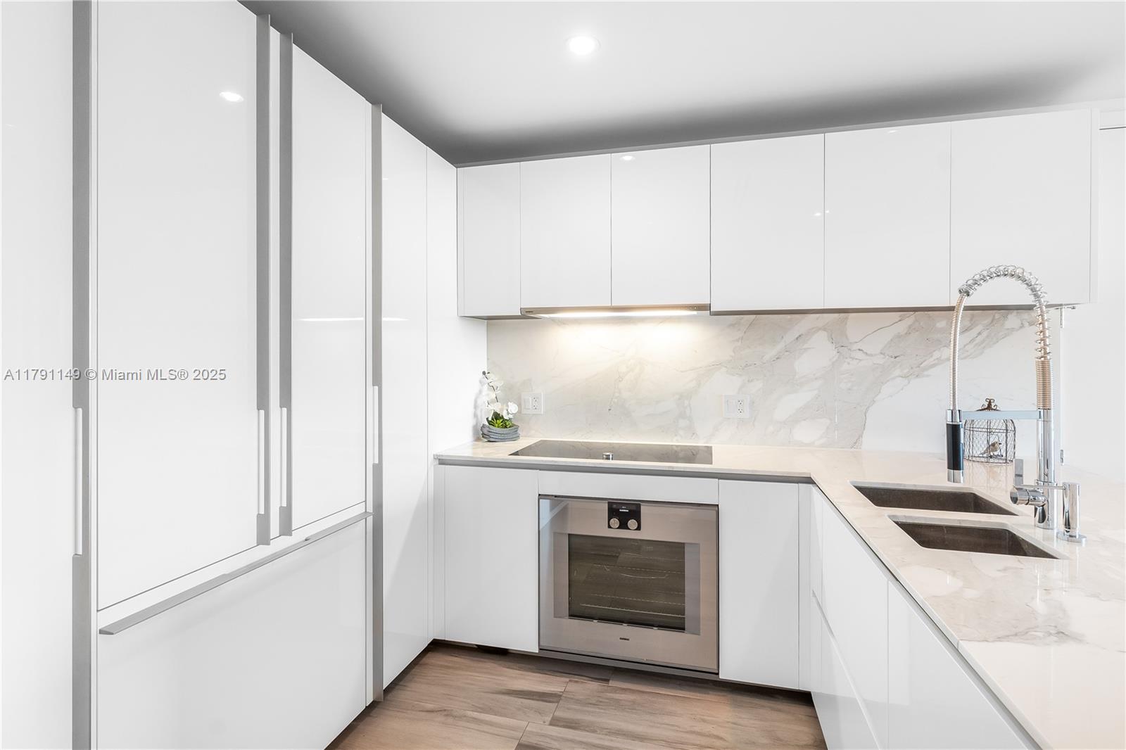 OCEANA BAL HARBOUR CONDO - Residential