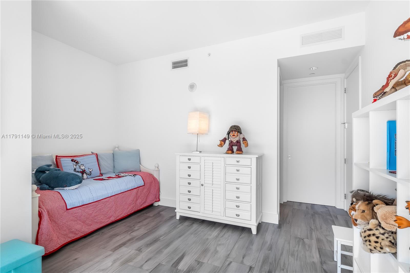 OCEANA BAL HARBOUR CONDO - Residential