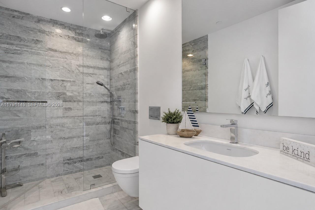 OCEANA BAL HARBOUR CONDO - Residential