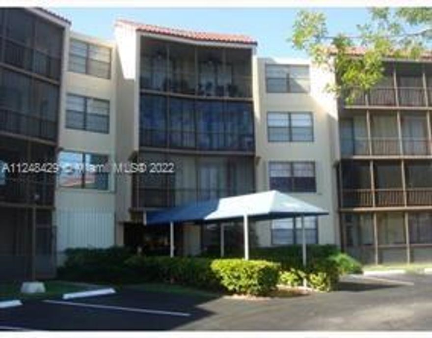 GREAT OPPORTUNITY TO OWN IN THE HIGHLY DESIRABLE FAIRWAYS AT EMERALD HILLS COUNTRY CLUB. RARELY AVAILABLE CORNER UNIT WITH AMAZING GOLF COURSE VIEWS & LARGE TERRACE. KITCHEN HAS NEWER CABINETS , APPLIANCES & QUARTZ COUNTER TOPS. PLEASE CALL L/A WITH ANY QUESTIONS. LOCATION CONVENIENT TO ALL HIGHWAYS, SHOPPING & HOUSES OF WORSHIP. PLEASE CALL L/A WITH ANY QUESTIONS