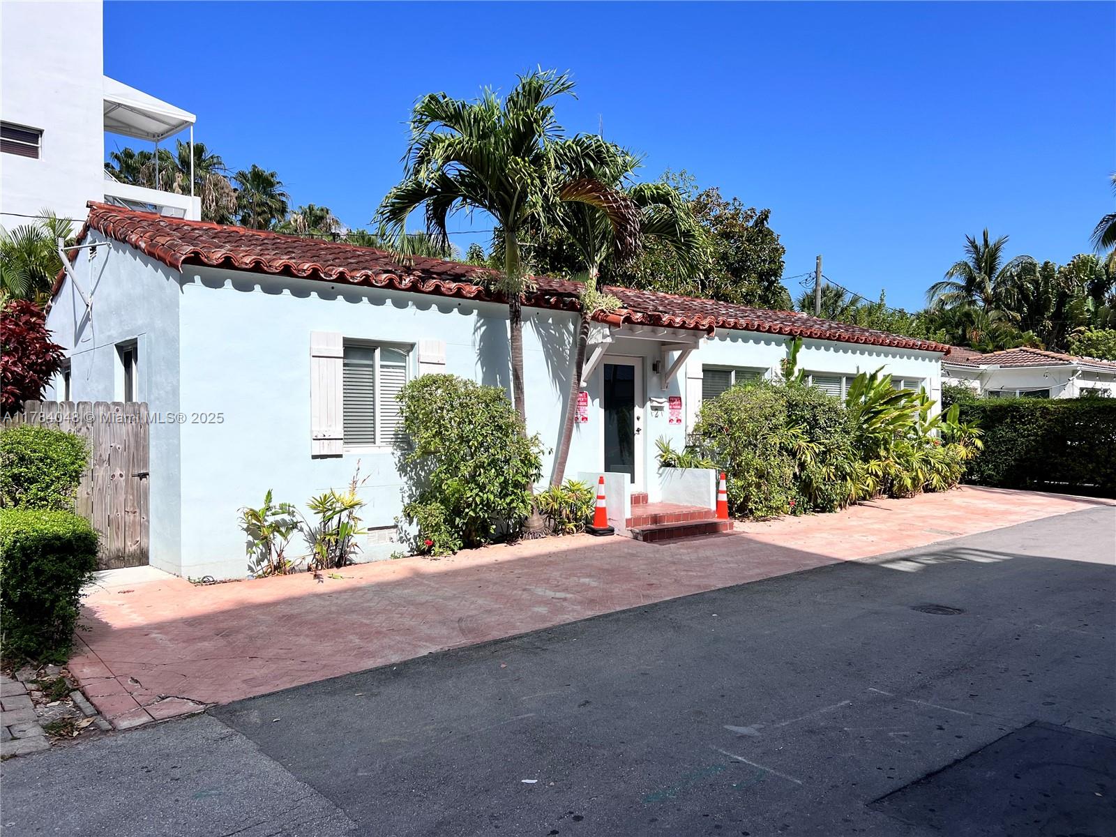 Rental Property at 2 Farrey Ln, Miami Beach, Miami-Dade County, Florida - Bedrooms: 3 
Bathrooms: 2  - $7,000 MO.