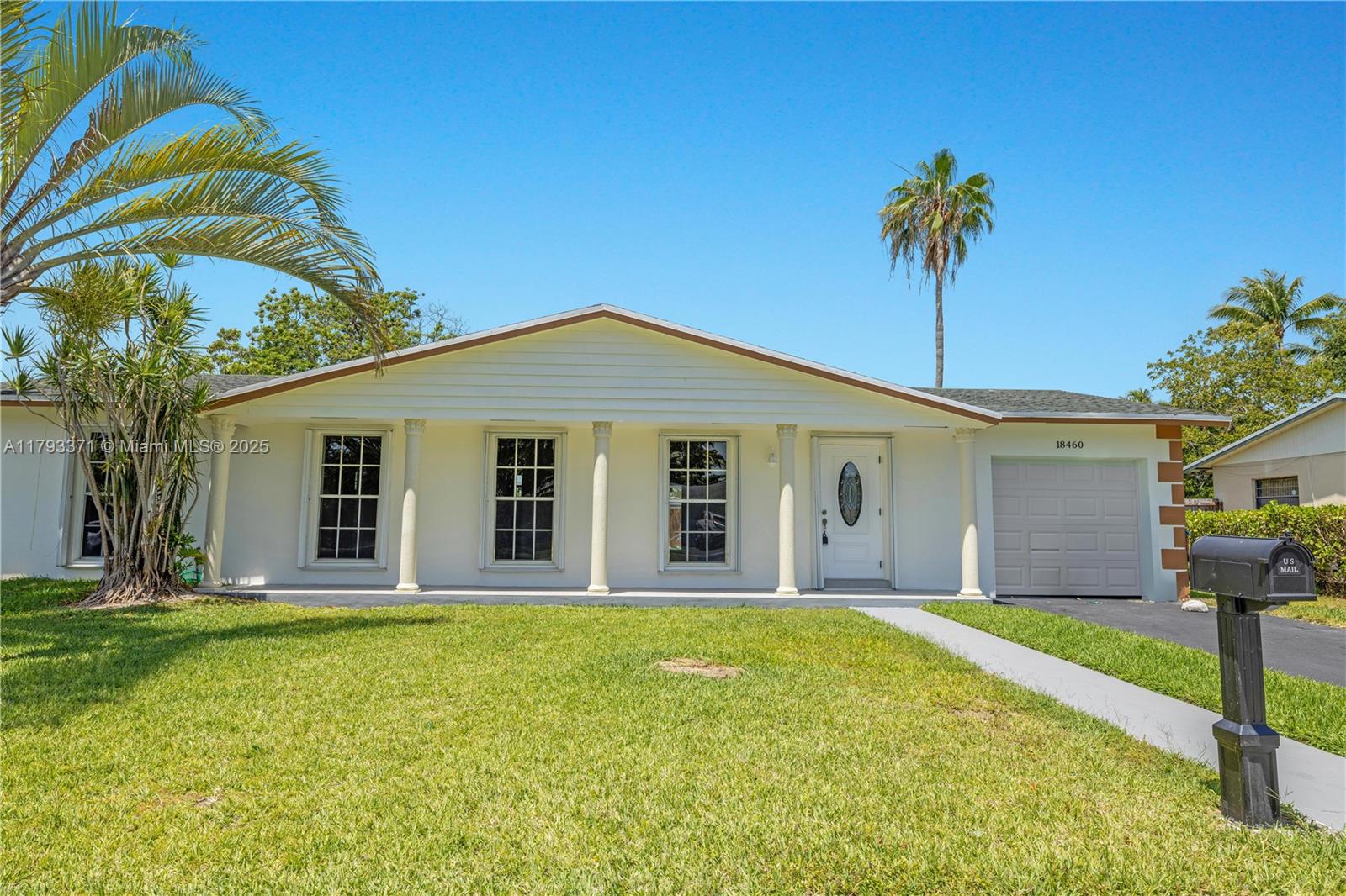 18460 Sw 92nd Pl, Cutler Bay, Miami-Dade County, Florida - 3 Bedrooms  
2 Bathrooms - 