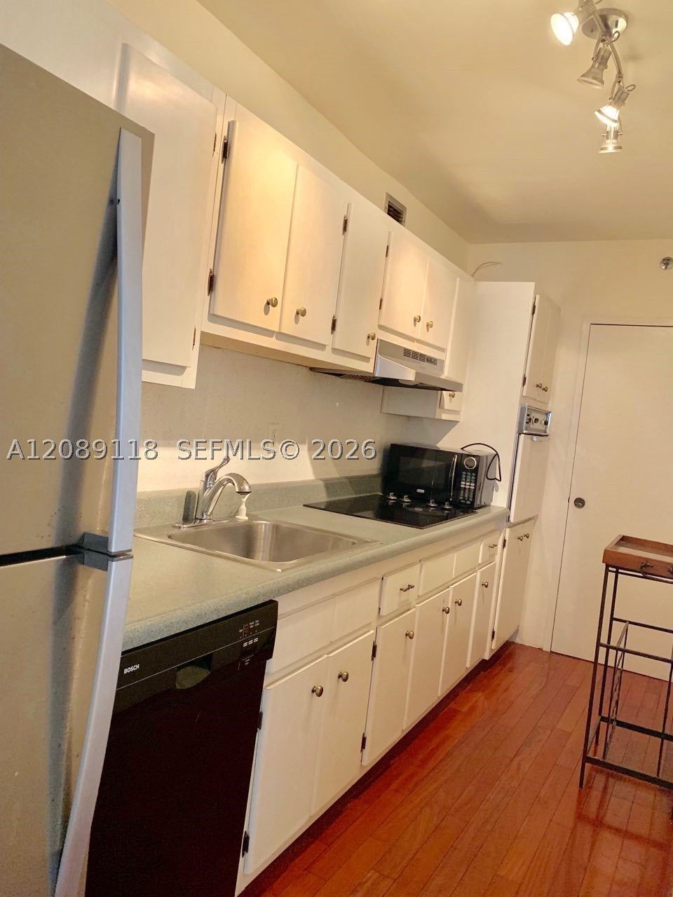 100 Lincoln Rd 427