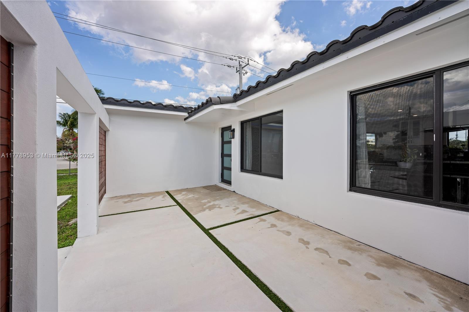 1700 NW 170th Ter