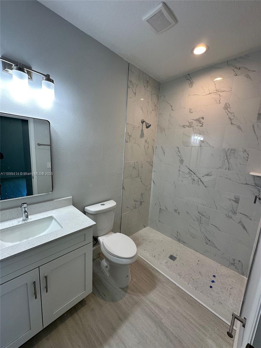 PORT CHARLOTTE - Residential Lease