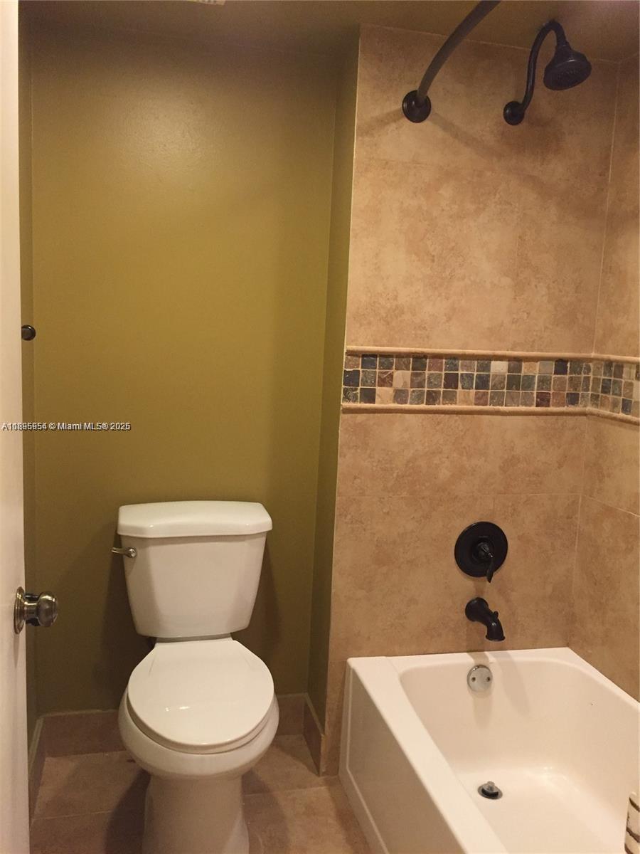 GARDENS AT BONAVENTURE 14 - Residential Lease