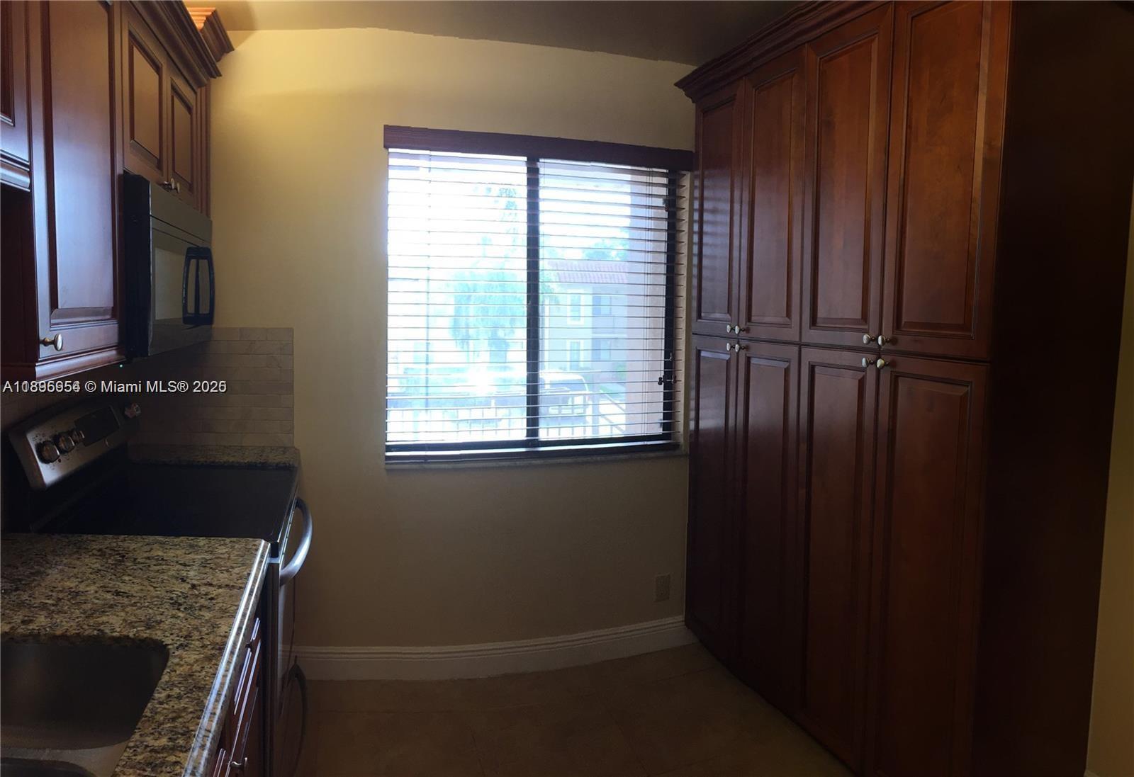 GARDENS AT BONAVENTURE 14 - Residential Lease