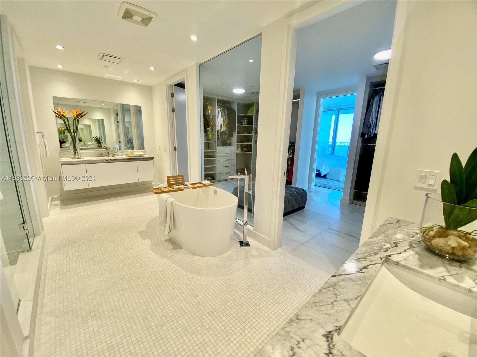ESCOTTONIA PARK - Residential