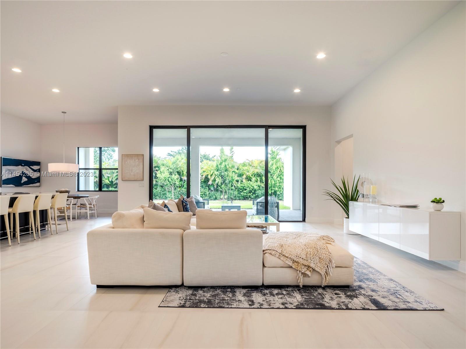 FLAMINGO RANCH ESTATES - Residential