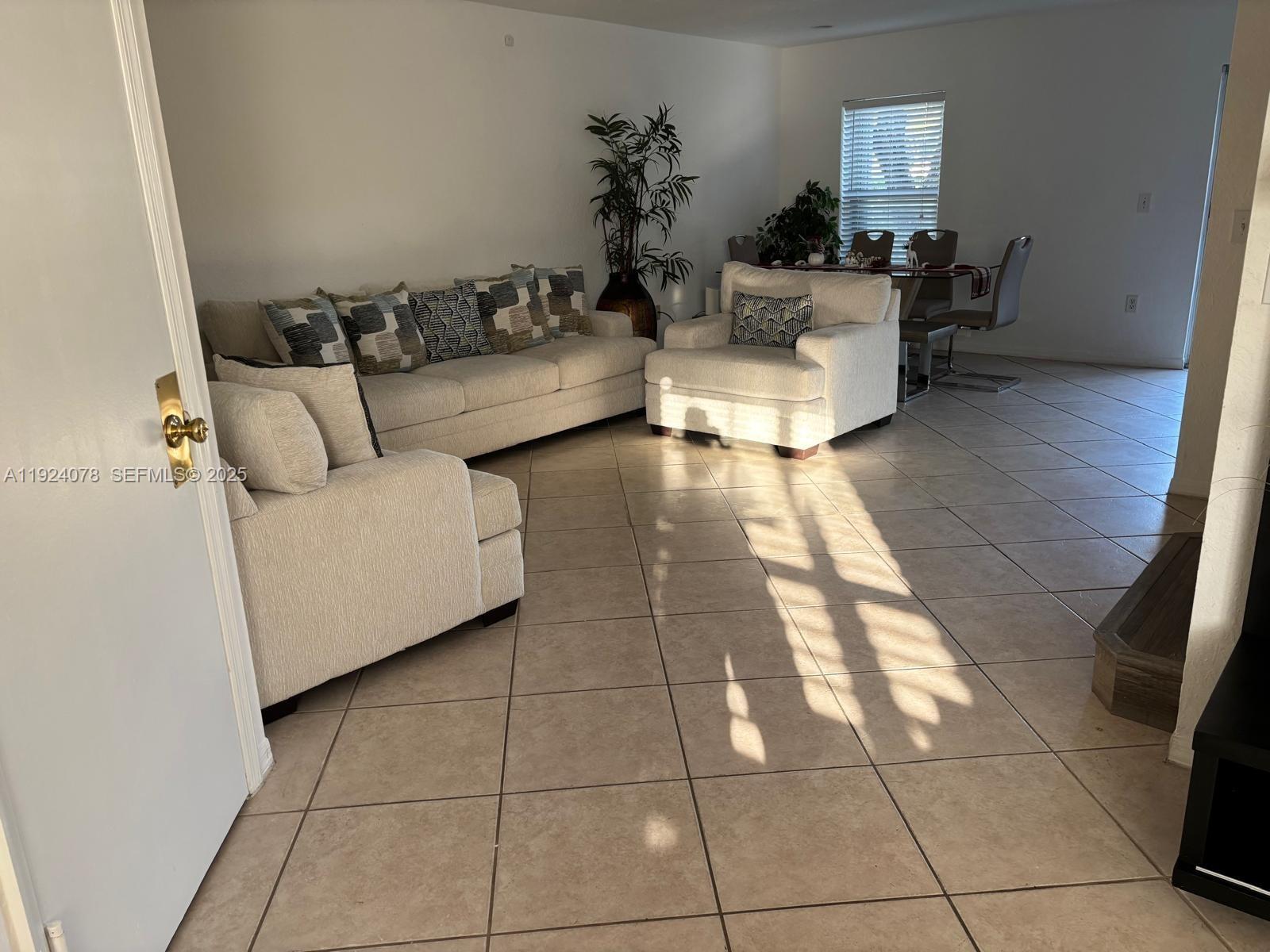 RAINTREE VILLAS - Residential