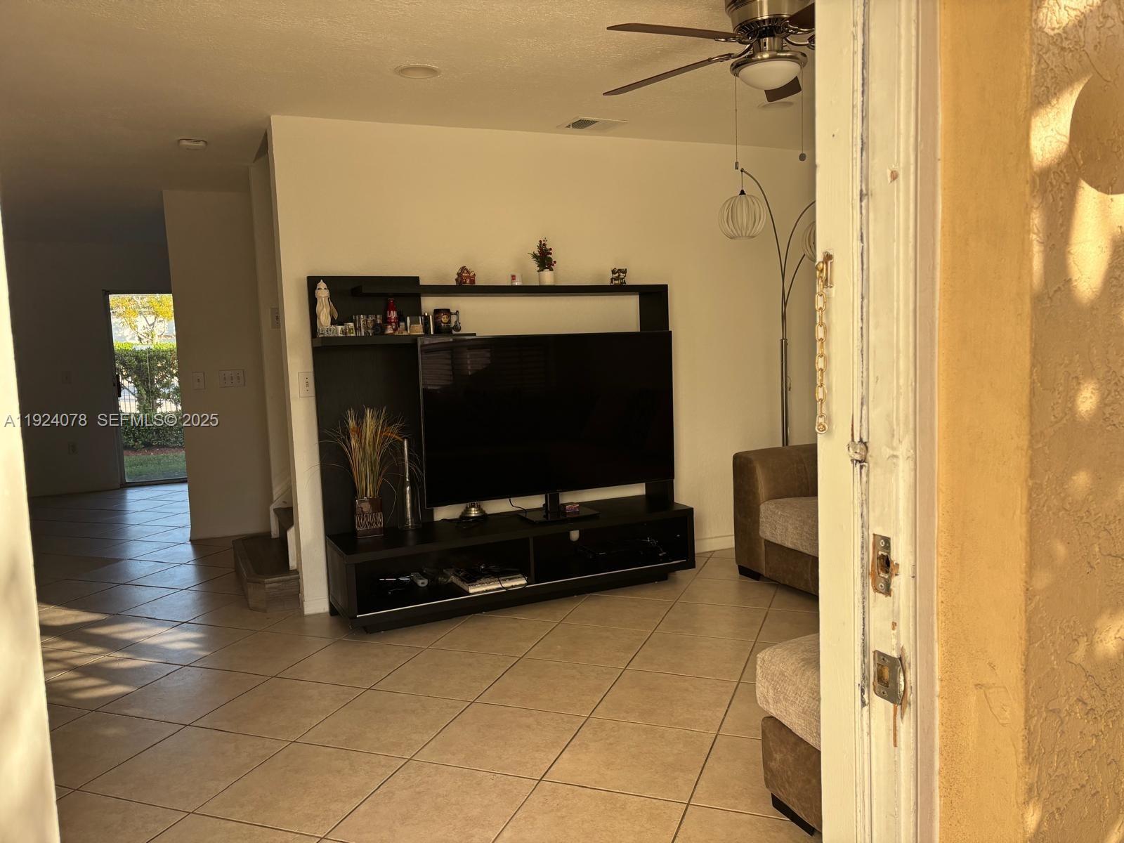 RAINTREE VILLAS - Residential