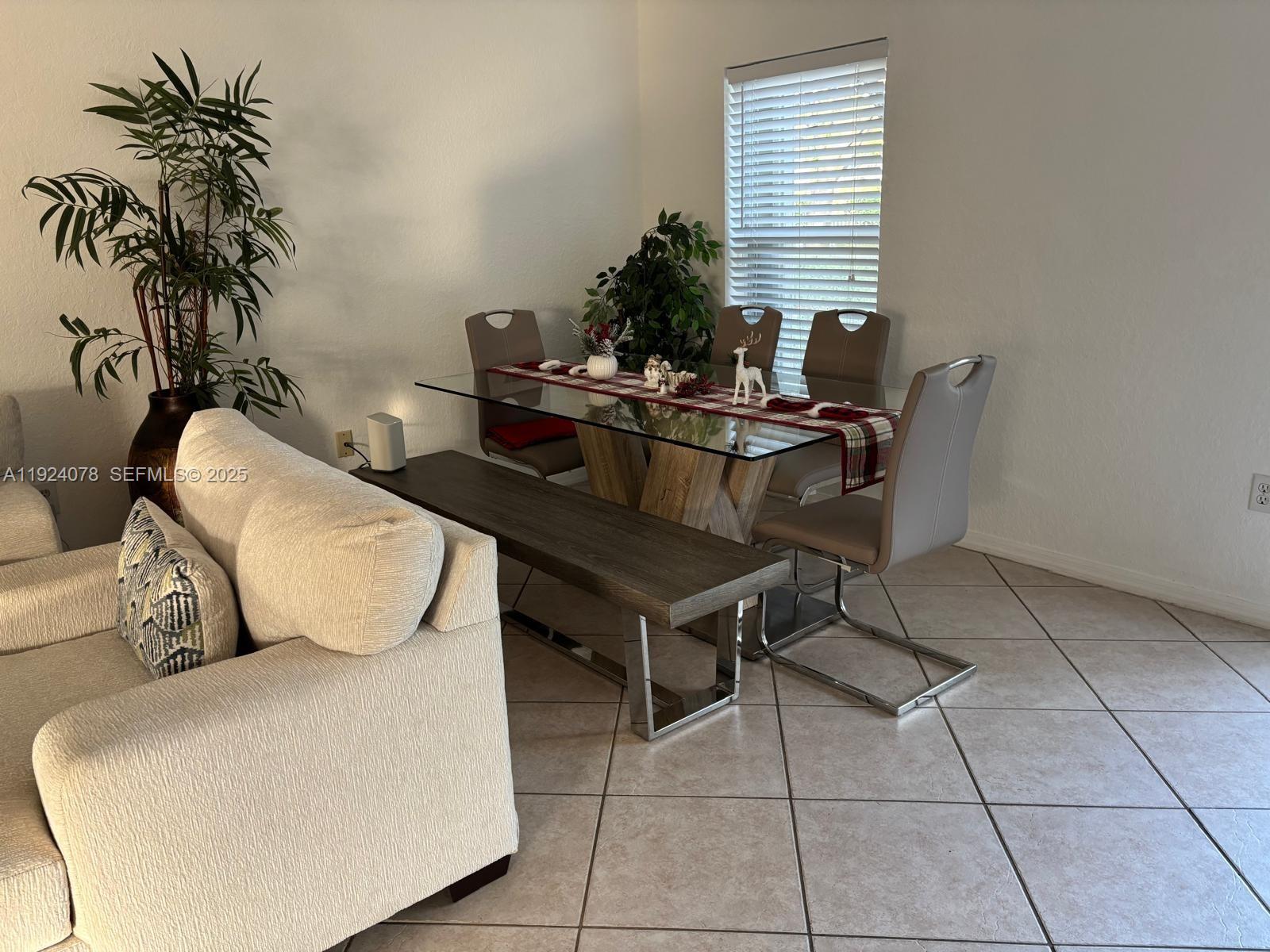 RAINTREE VILLAS - Residential