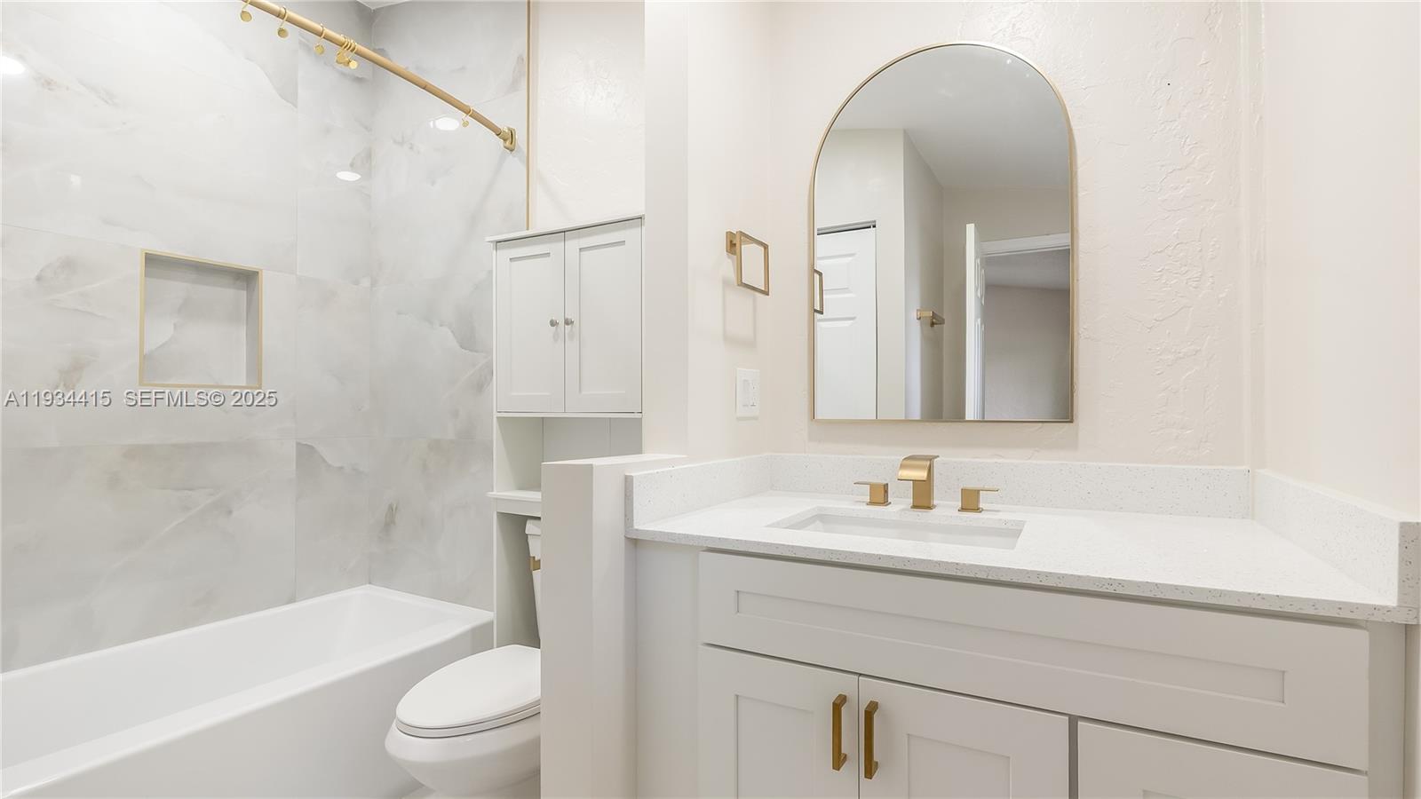 COLONIAL LAKES VILLAS - Residential