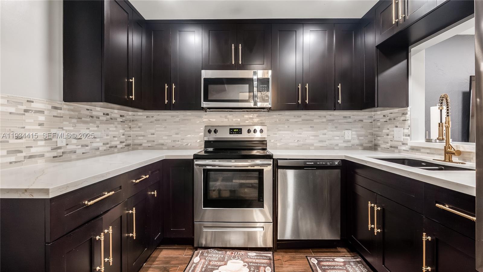 COLONIAL LAKES VILLAS - Residential