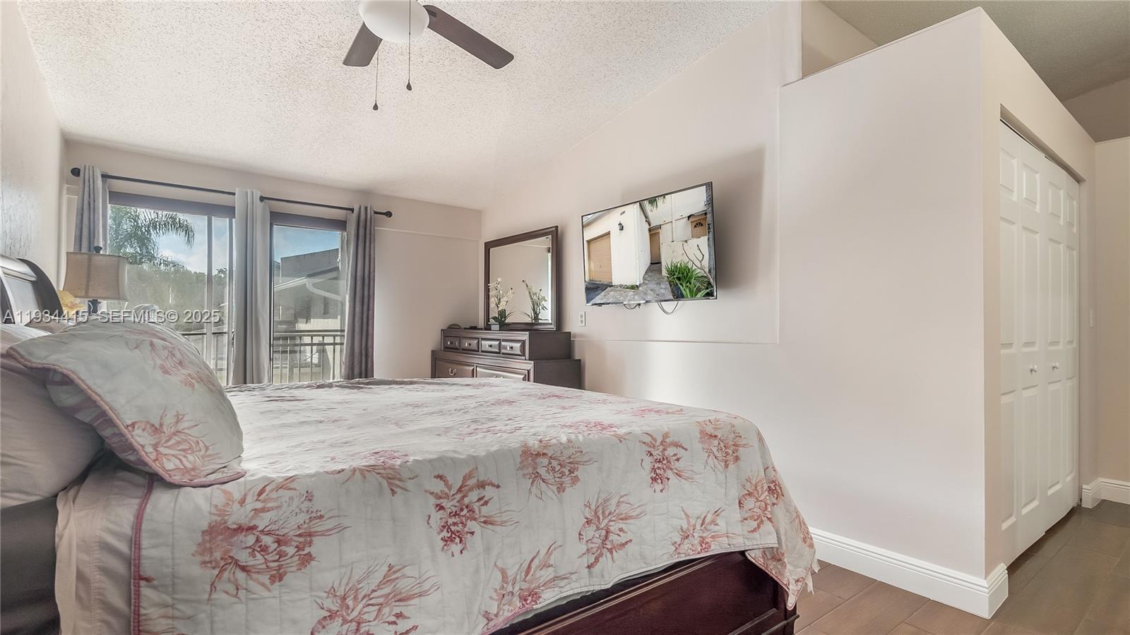 COLONIAL LAKES VILLAS - Residential