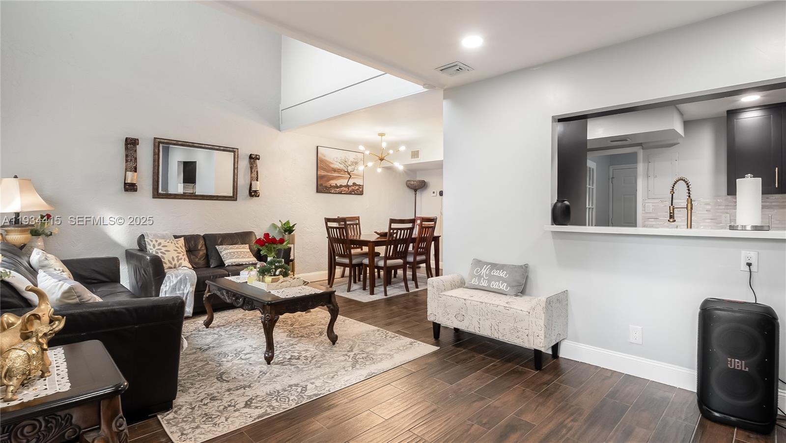 COLONIAL LAKES VILLAS - Residential