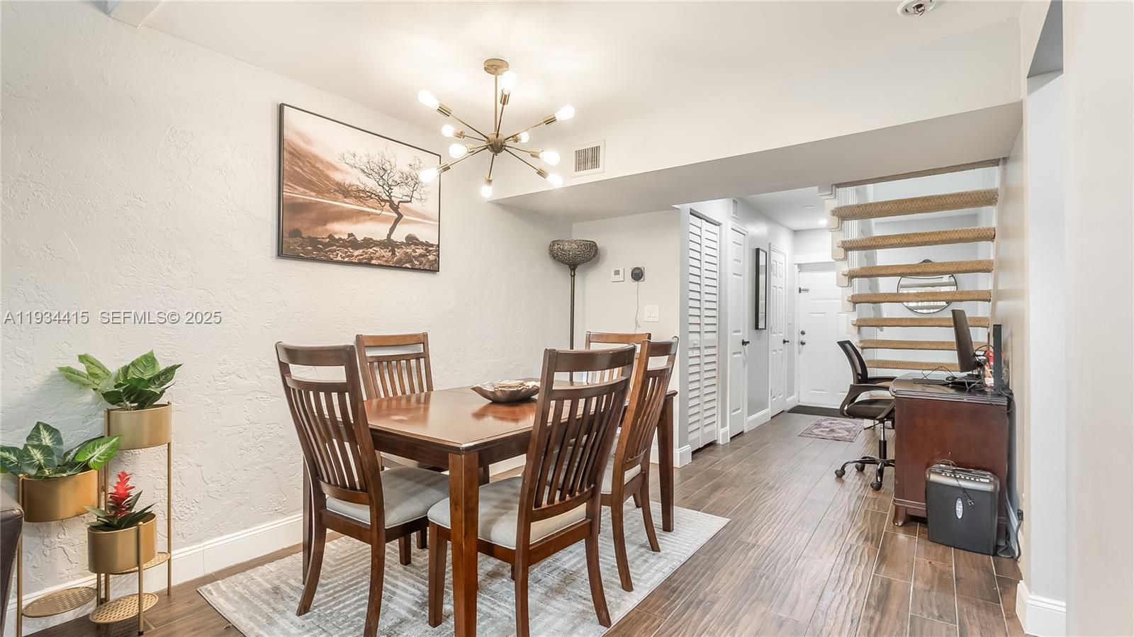 COLONIAL LAKES VILLAS - Residential