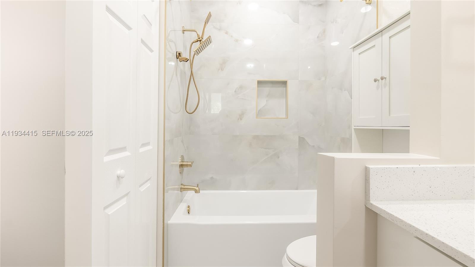 COLONIAL LAKES VILLAS - Residential