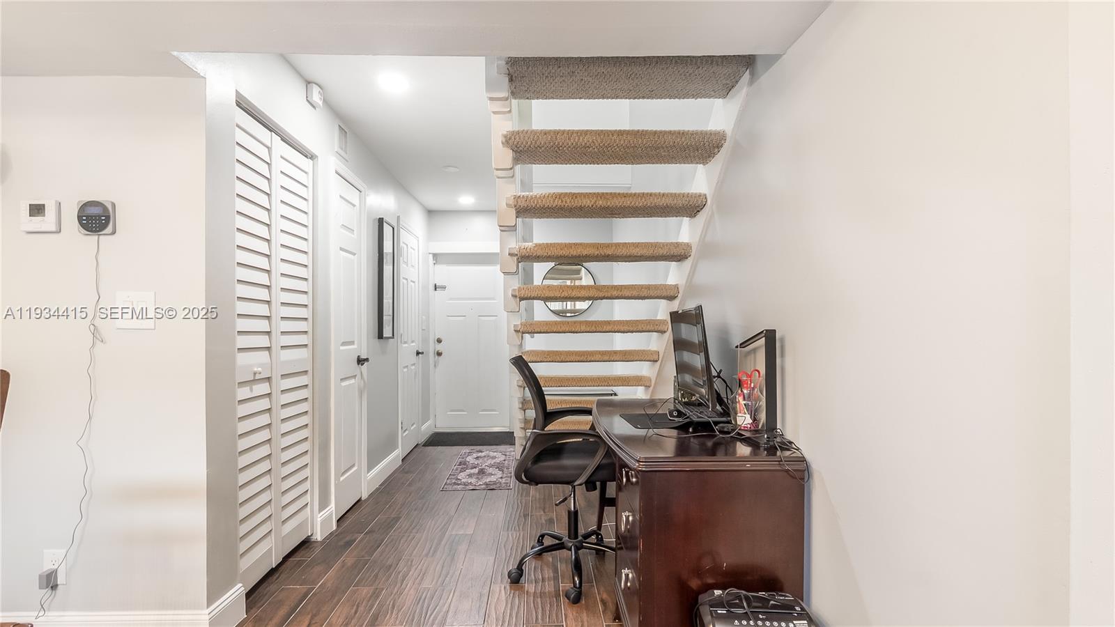 COLONIAL LAKES VILLAS - Residential