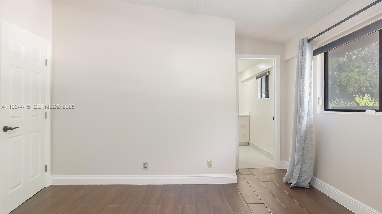 COLONIAL LAKES VILLAS - Residential