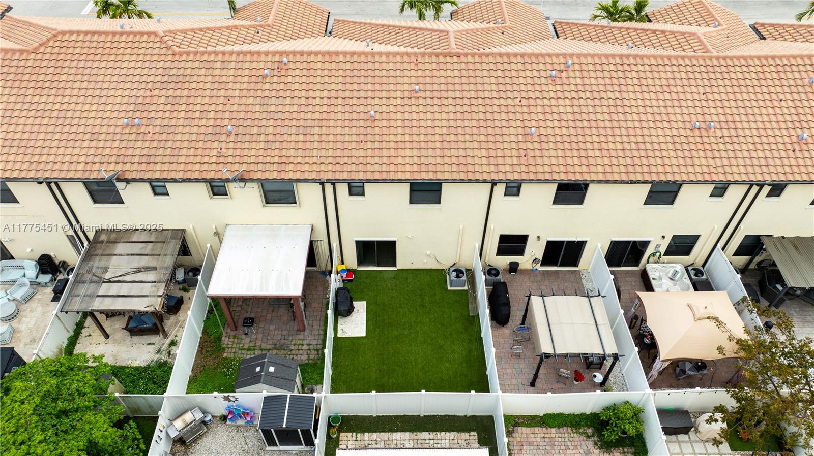 BELLAGIO VILLAS - Residential