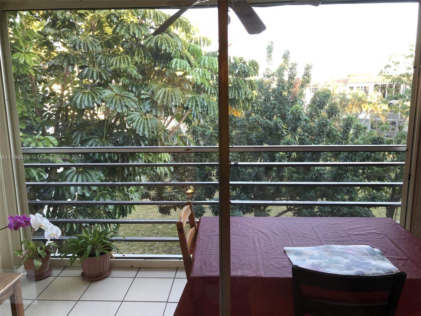 APPLEGREEN CONDO APTS 4 - Residential Lease