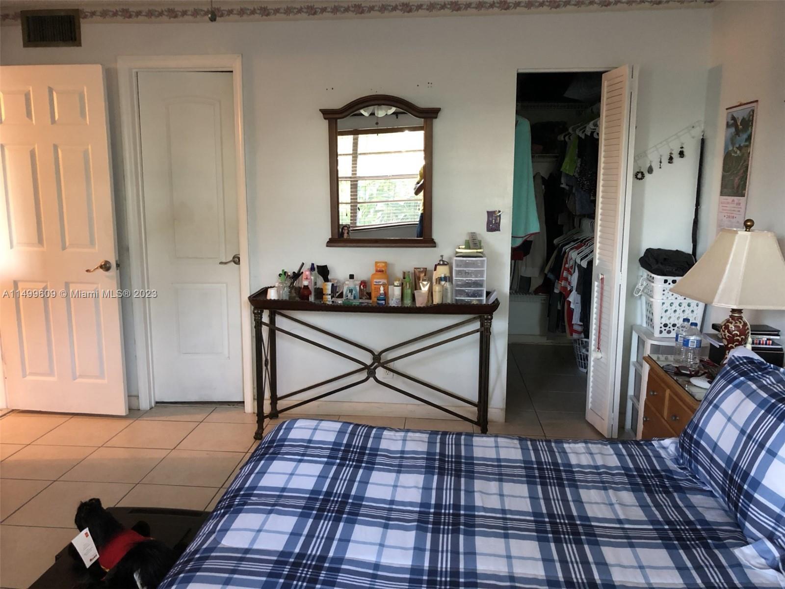 APPLEGREEN CONDO APTS 4 - Residential Lease