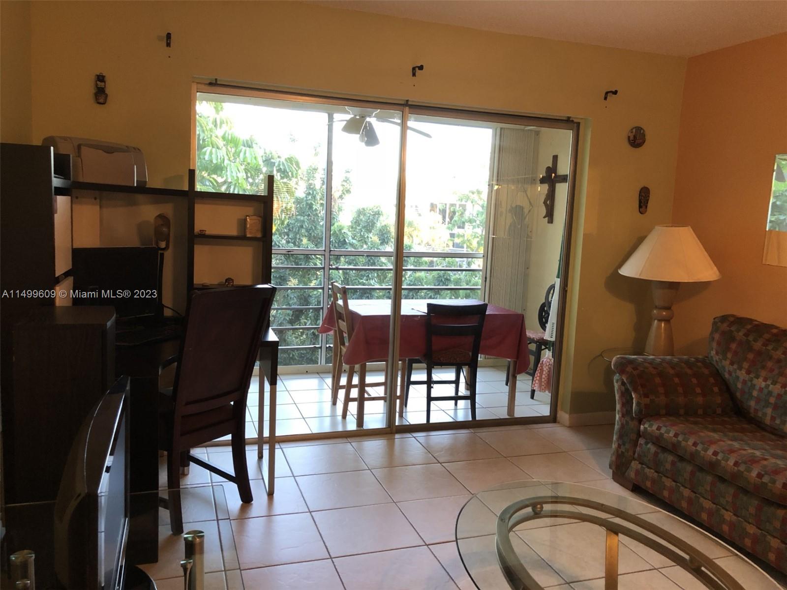 APPLEGREEN CONDO APTS 4 - Residential Lease