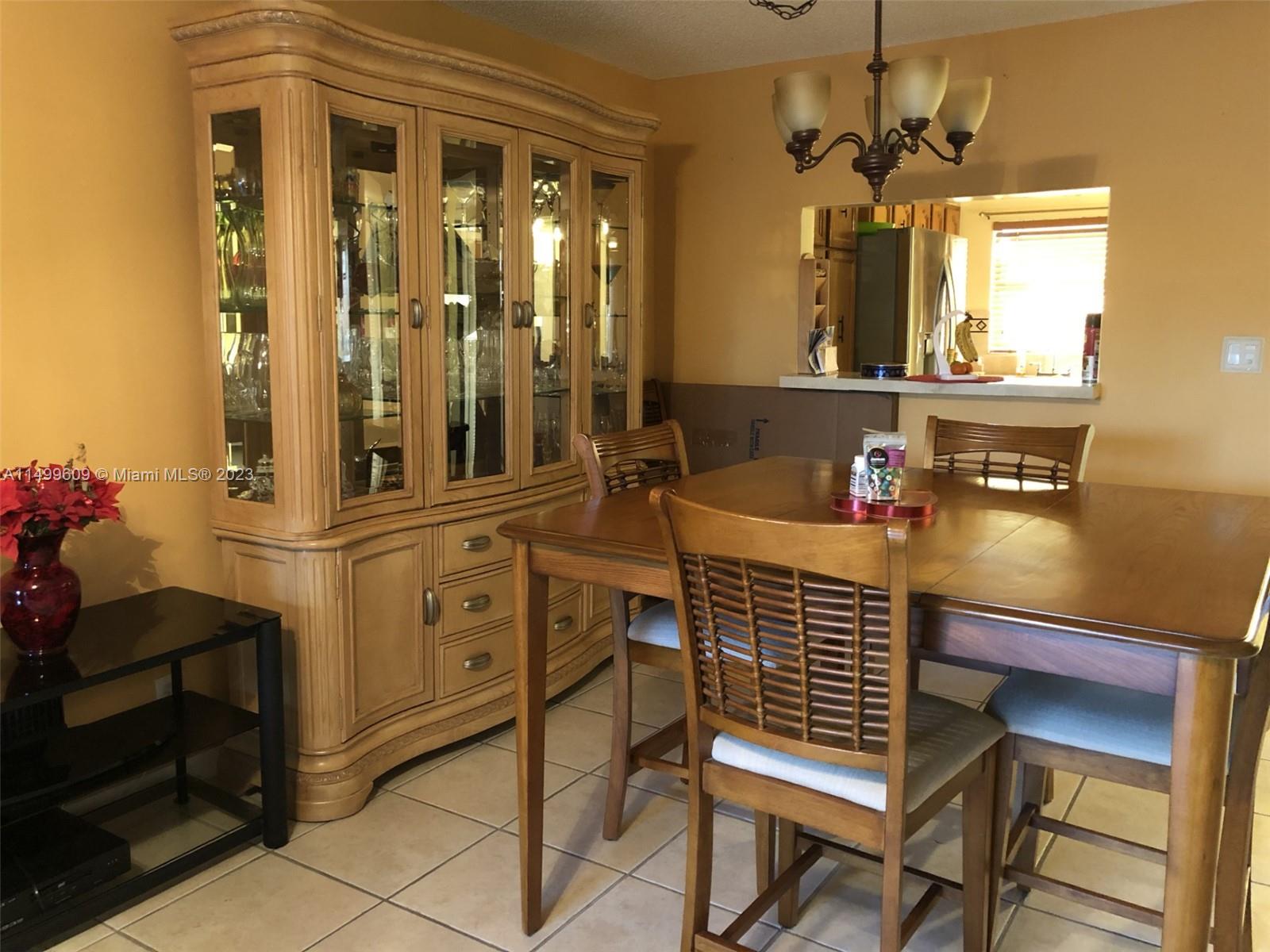 APPLEGREEN CONDO APTS 4 - Residential Lease