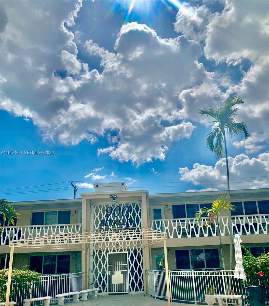 BERKELEY DIPLOMAT CO-OP - Residential