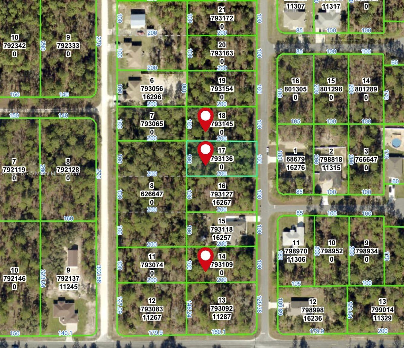 Build and build now or buy and hold! Three oversized 20,000 sq ft lots in Royal Highlands Unit 8, Weeki Wachee—just minutes from Weeki Wachee Springs & State Park.
• Lot 14: R01 221 17 3360 0636 0140 – 20,000 sq ft – $49,000
• Lot 17: R01 221 17 3360 0636 0170 – 20,000 sq ft – $49,000
• Lot 18: R01 221 17 3360 0636 0180 – 20,000 sq ft – $49,000
Purchase separately, take two, or all three! Lots 17 & 18 are side-by-side—combine for a 40,000 sq ft homesite. Paved road access, no HOA, no flood zone, peaceful surroundings, and rapid nearby development make this a smart investment in Florida land.