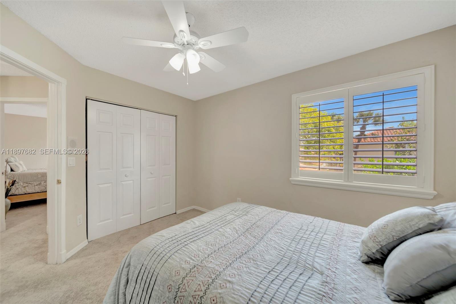 HOLLYWOOD LAKES COUNTRY C - Residential