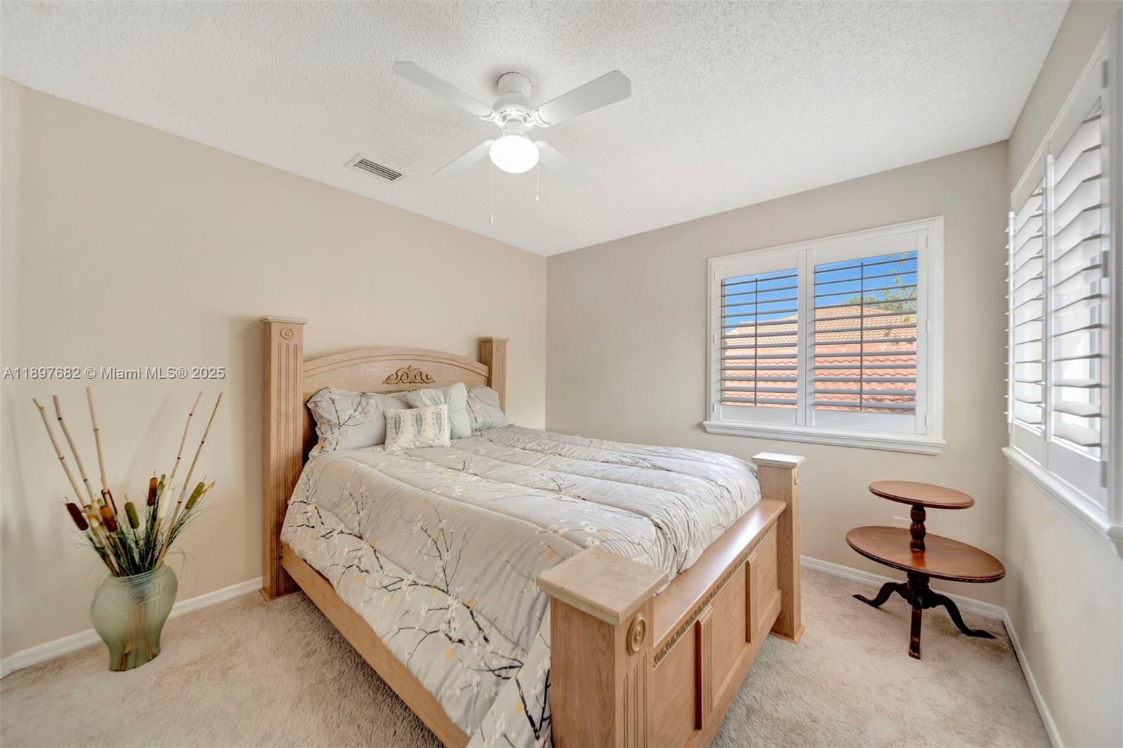 HOLLYWOOD LAKES COUNTRY C - Residential