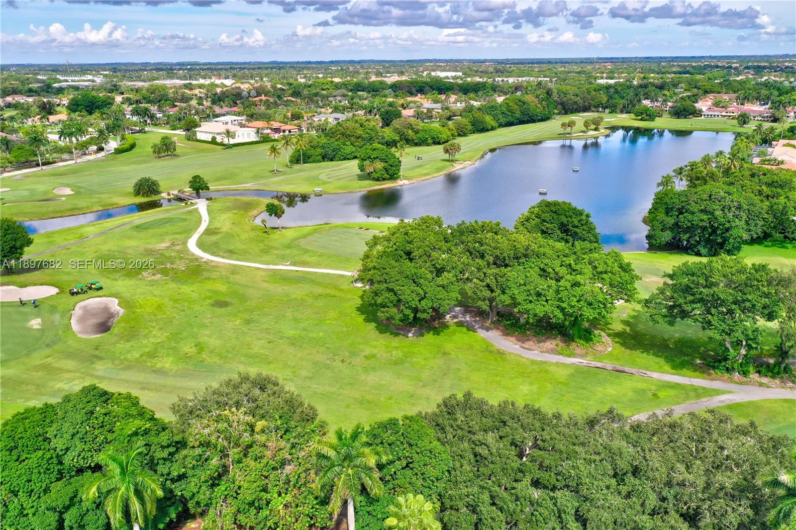 HOLLYWOOD LAKES COUNTRY C - Residential