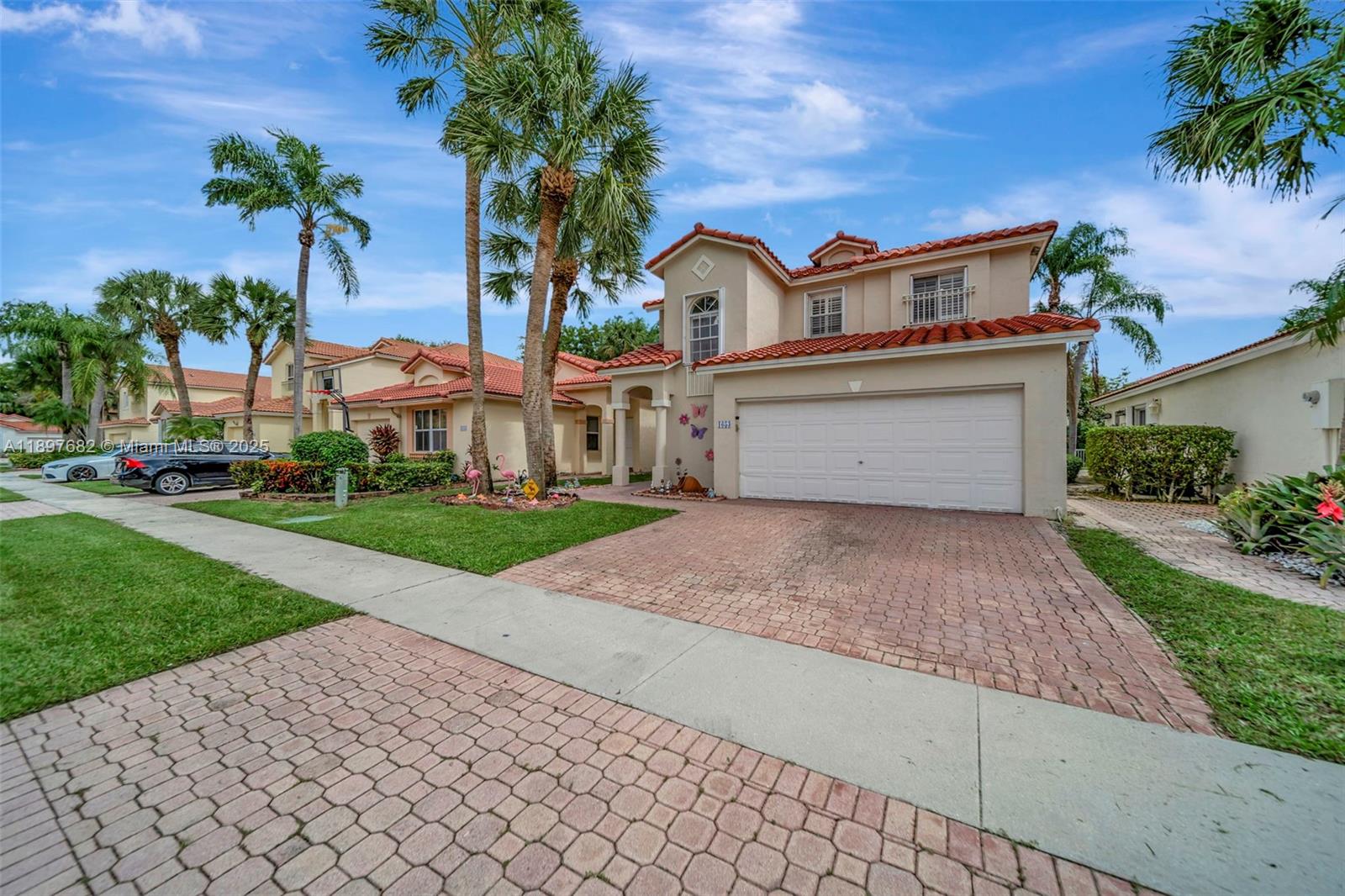 HOLLYWOOD LAKES COUNTRY C - Residential