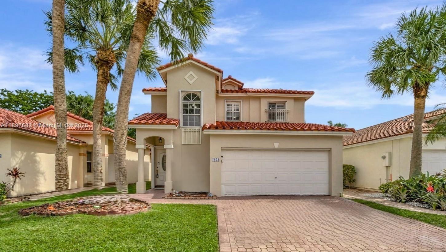 HOLLYWOOD LAKES COUNTRY C - Residential
