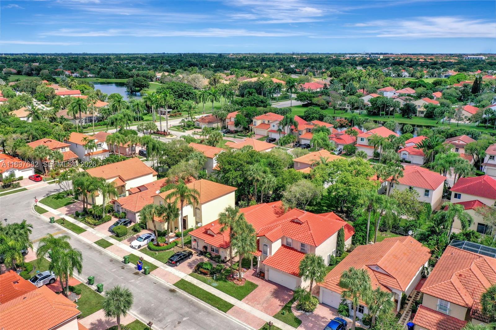 HOLLYWOOD LAKES COUNTRY C - Residential