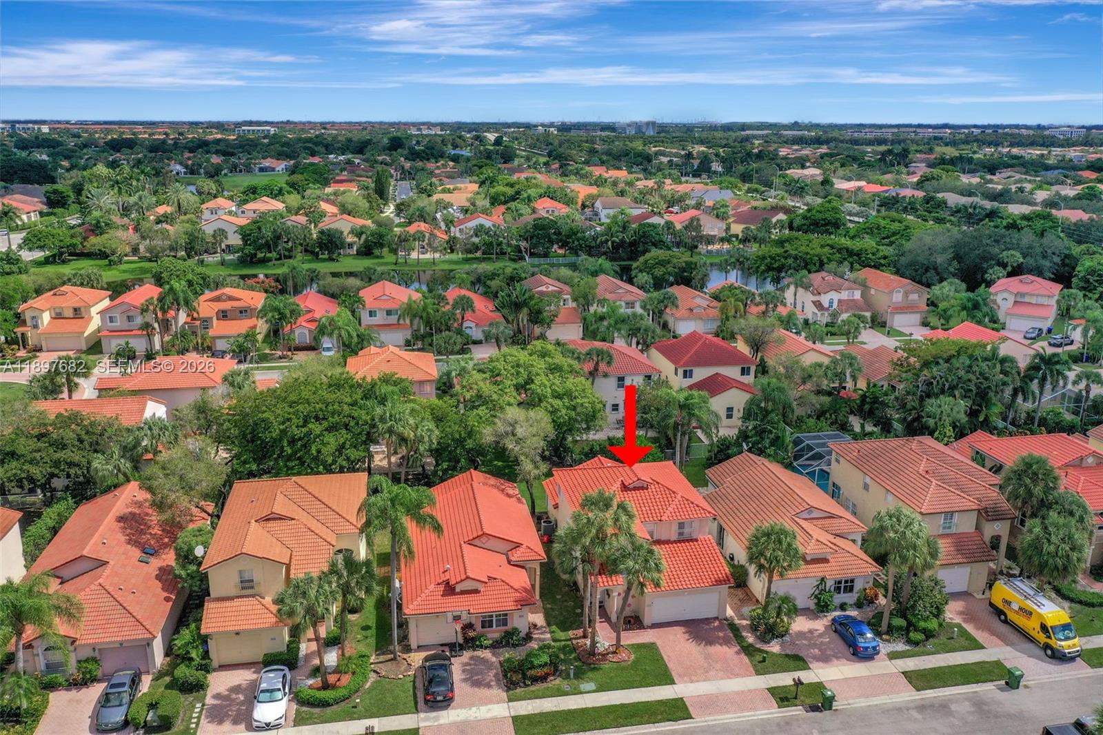 HOLLYWOOD LAKES COUNTRY C - Residential