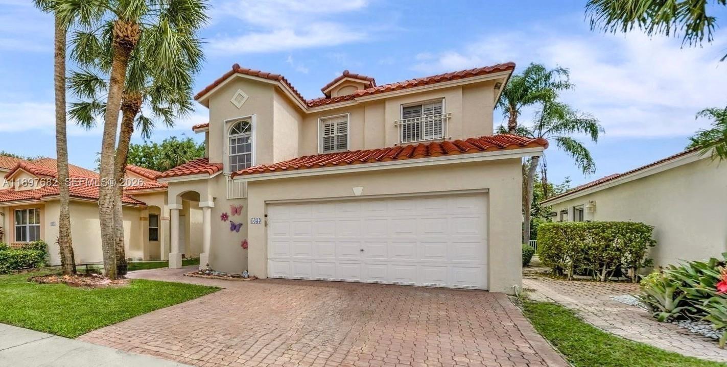 HOLLYWOOD LAKES COUNTRY C - Residential