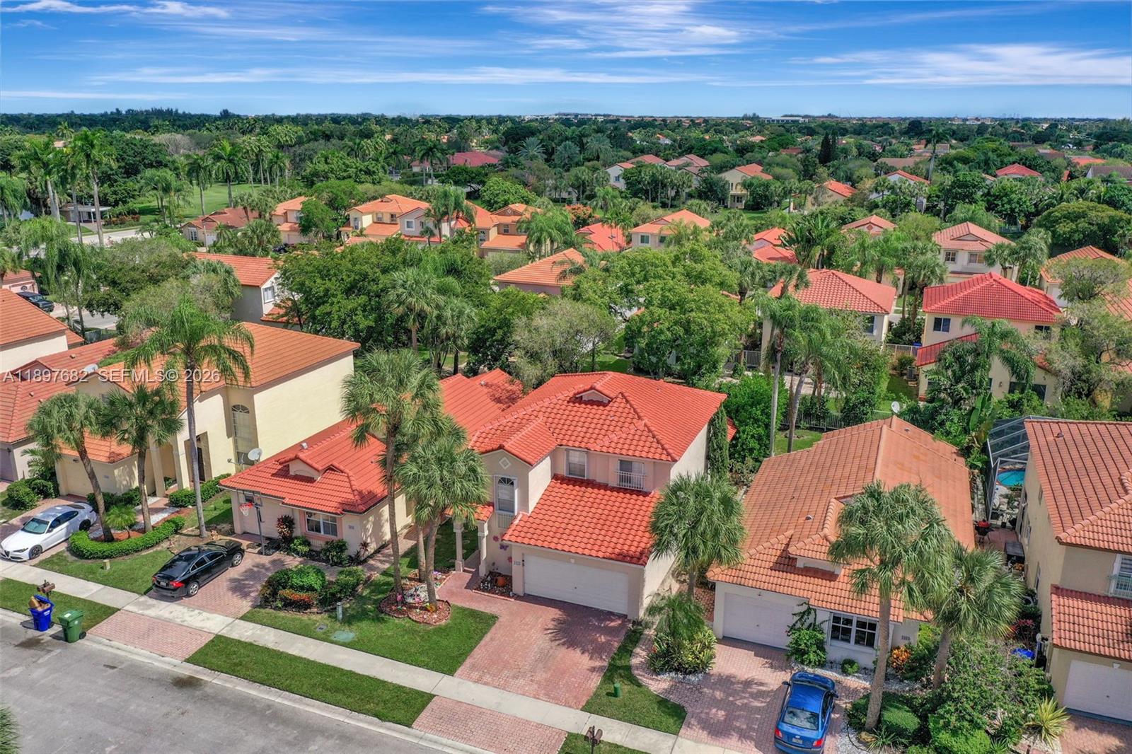 HOLLYWOOD LAKES COUNTRY C - Residential