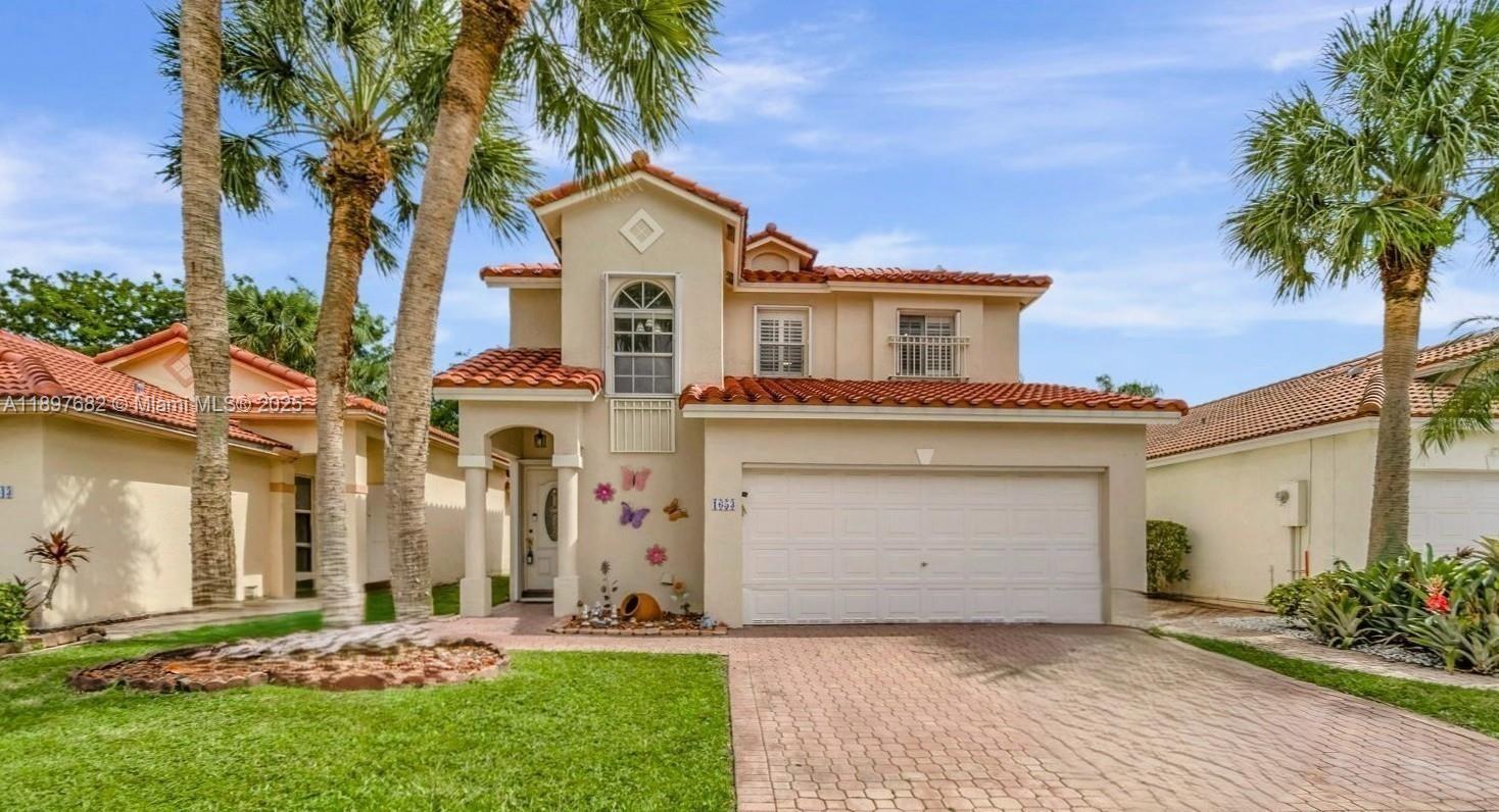 HOLLYWOOD LAKES COUNTRY C - Residential