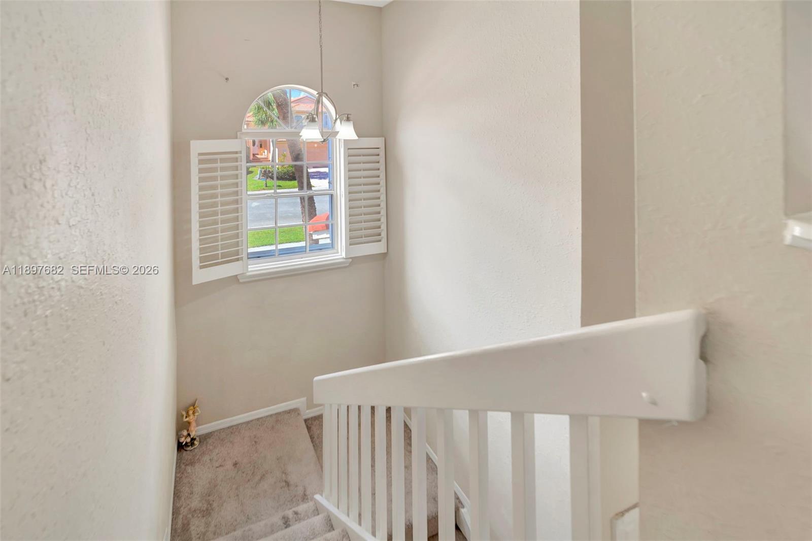 HOLLYWOOD LAKES COUNTRY C - Residential