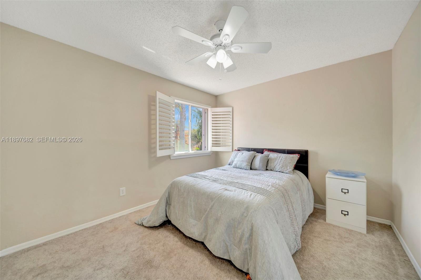 HOLLYWOOD LAKES COUNTRY C - Residential