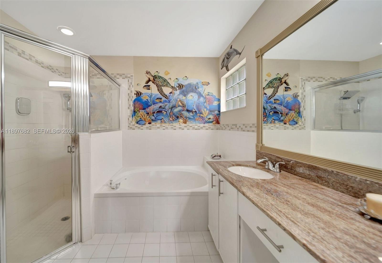 HOLLYWOOD LAKES COUNTRY C - Residential