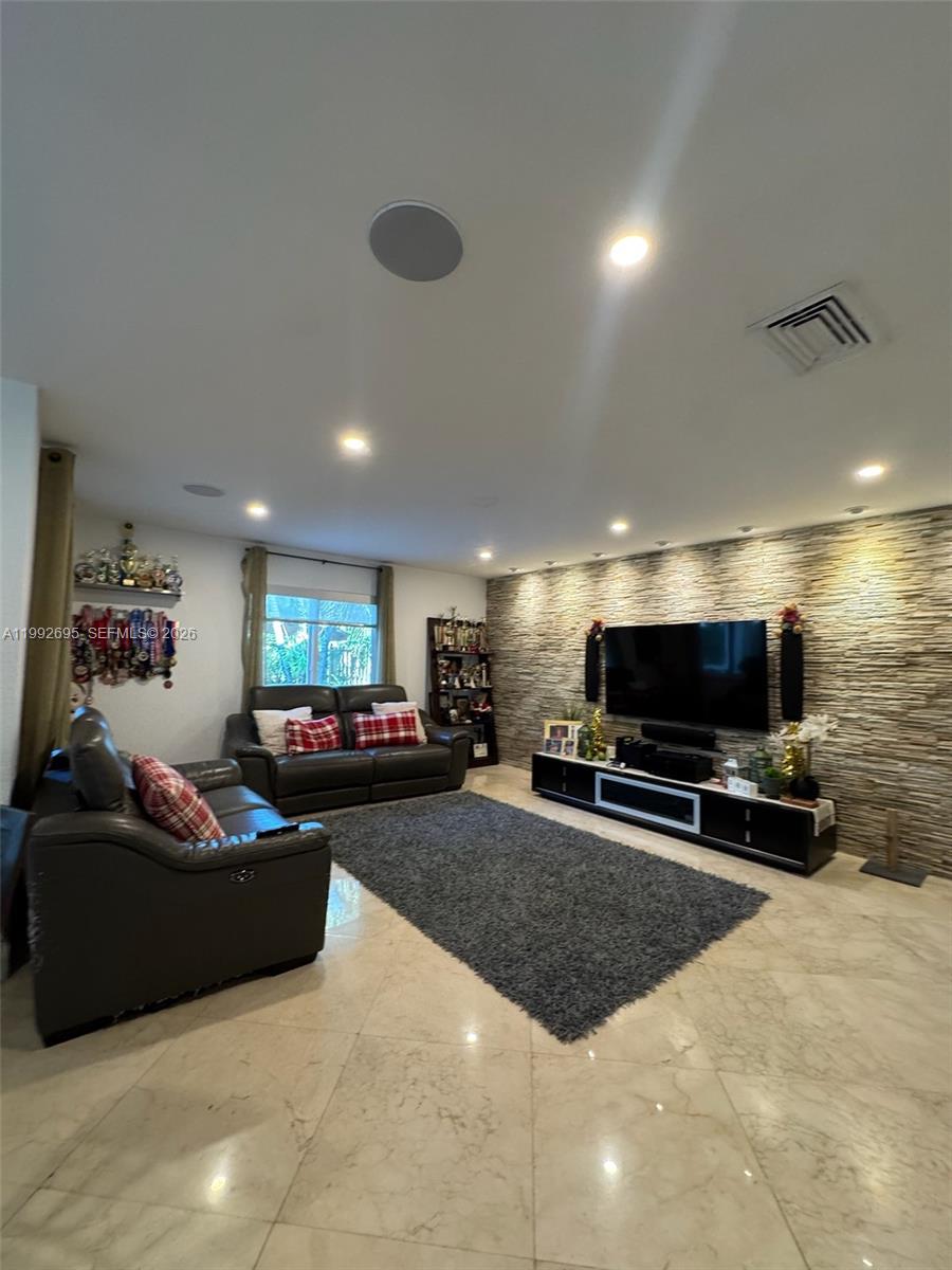 THE RESERVE AT DORAL - Residential